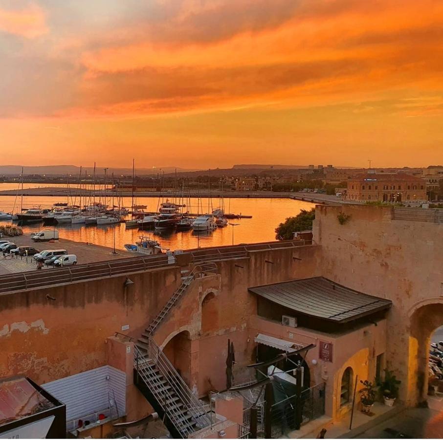 B&B Marina Di Ortigia Сиракузы Экстерьер фото